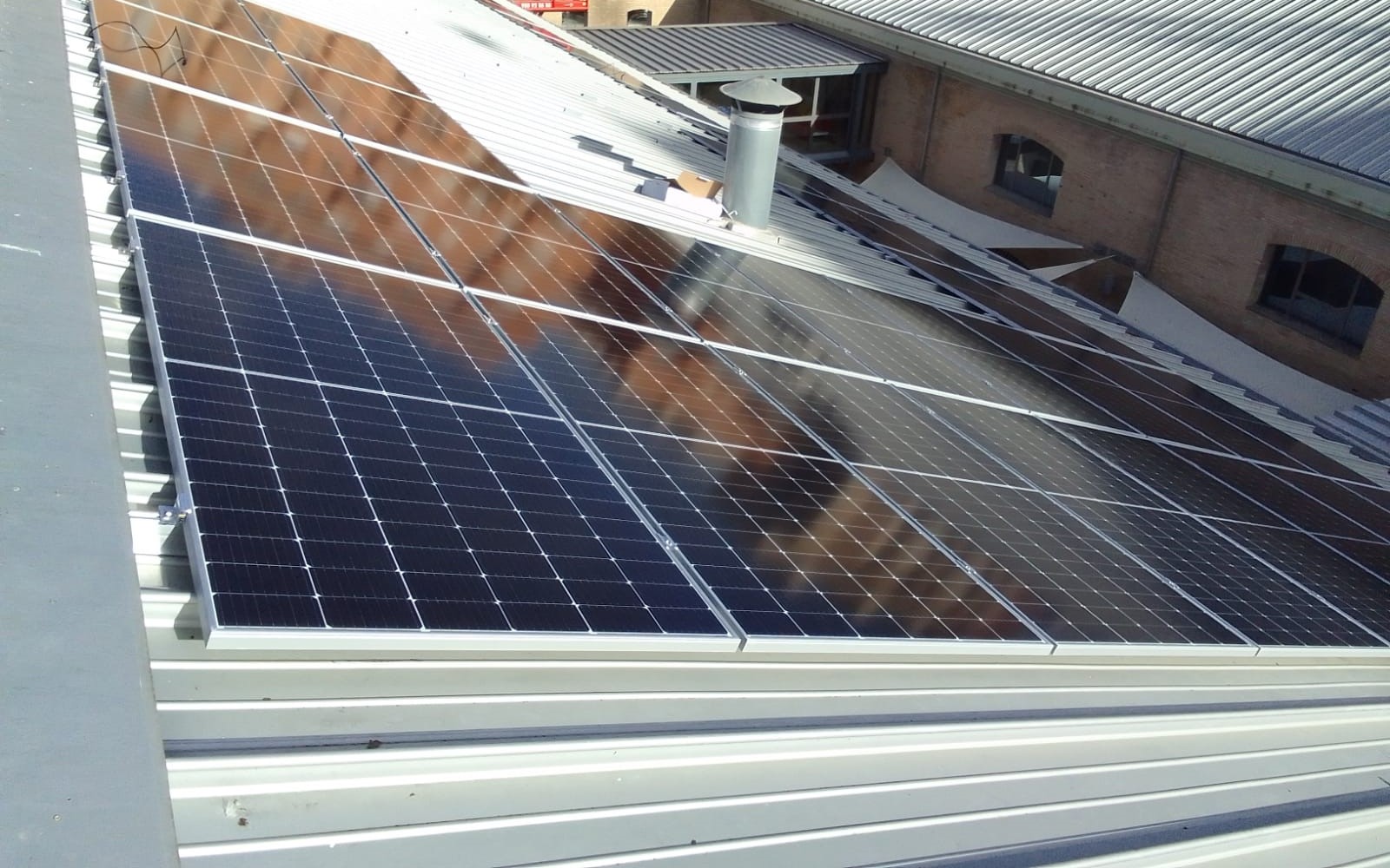 Detalle de un panel solar de la planta fotovoltaica de Las Naves