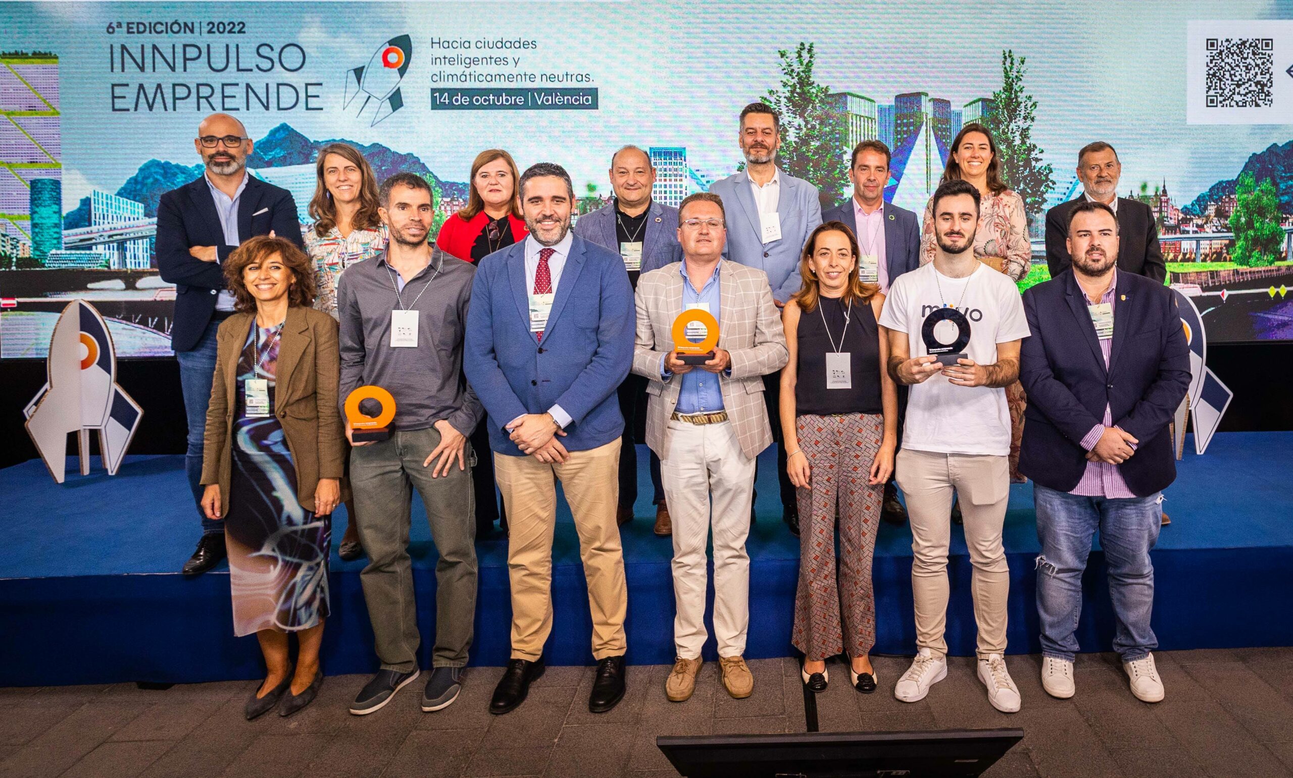 Foto de familia de la entrega de premios del encuentro ciudades para la innovación