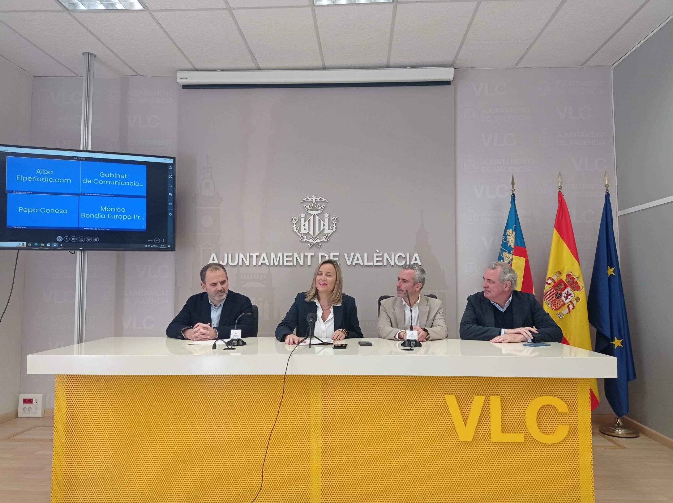 La concejala Paula Llobet presenta, juto a los responsables, el festival de gaming, e-sports, música y tecnología en el Ayuntamiento de Valencia