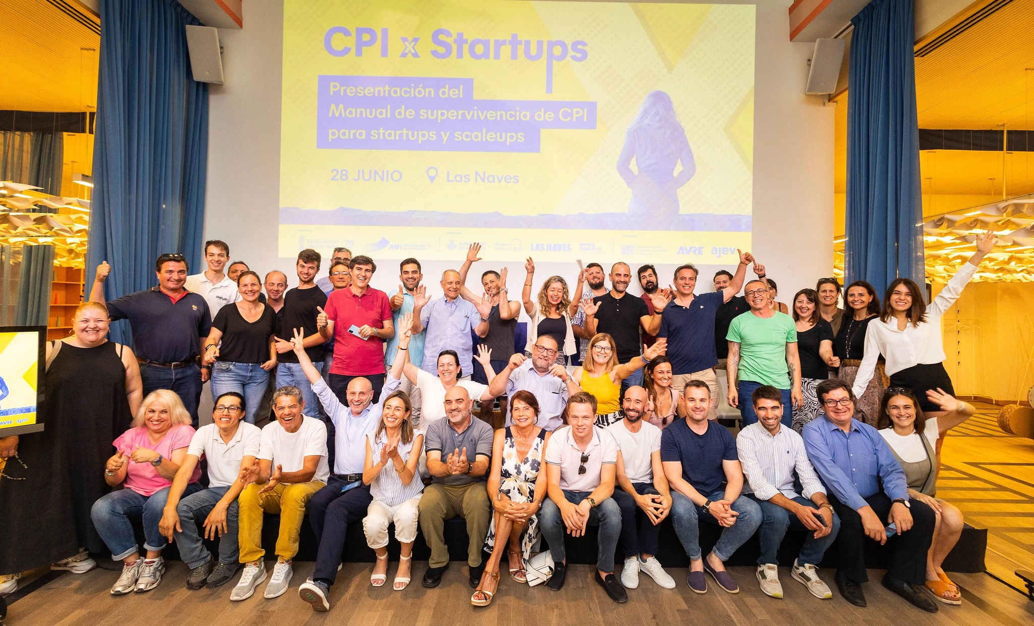 Foto de familia de los participantes en la presentación del el ‘Manual de Supervivencia de Compra Pública de Innovación para Startups y Scaleups’