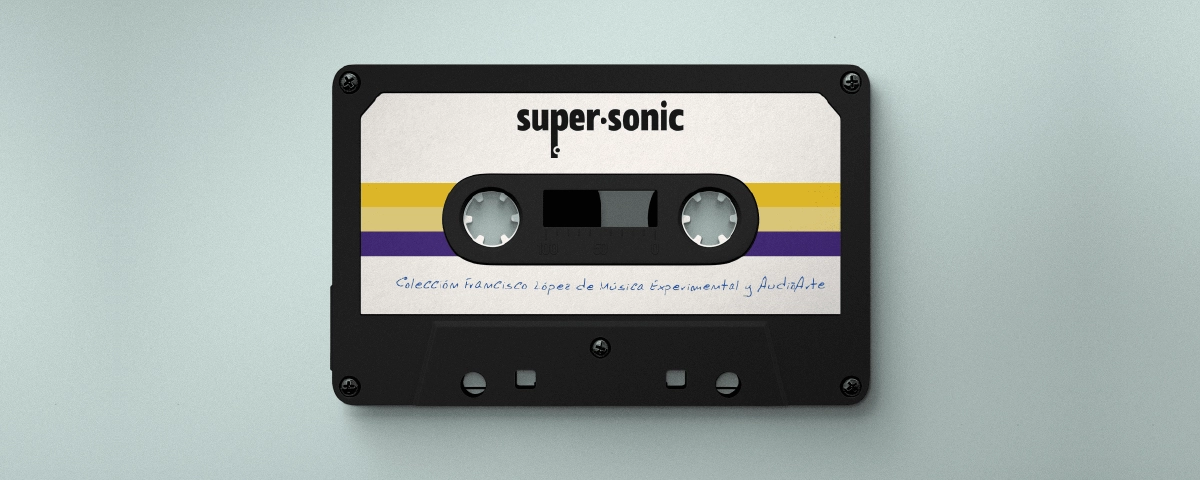 Fotografía de una cassette con el logotipo de SuperSonic